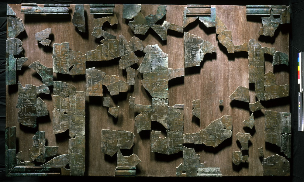 Calendrier de Coligny: Overview of the re-assembled tablet found in Coligny, France